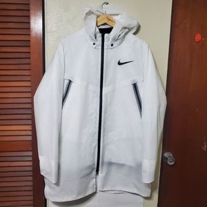 Nike Pro Elite 2 in 1 Racing Storm Jacket. NN Running team.